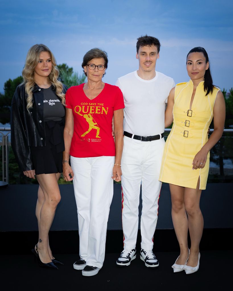 Camille Gottlieb, Estefanía de Mónaco, y Louis y Marie Ducruet en la Gala Fight Aids en homenaje a Queen