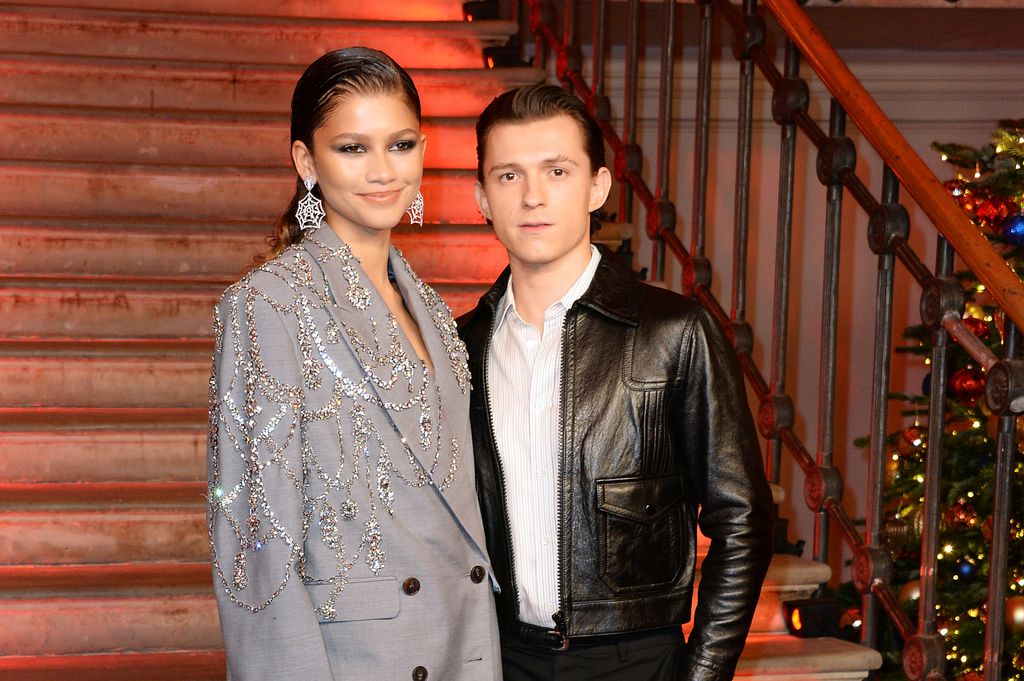 Tom se empezó a referir a Zendaya como su esposa, en la segunda mitad del año, confirmando así que la boda ya había tenido lugar.