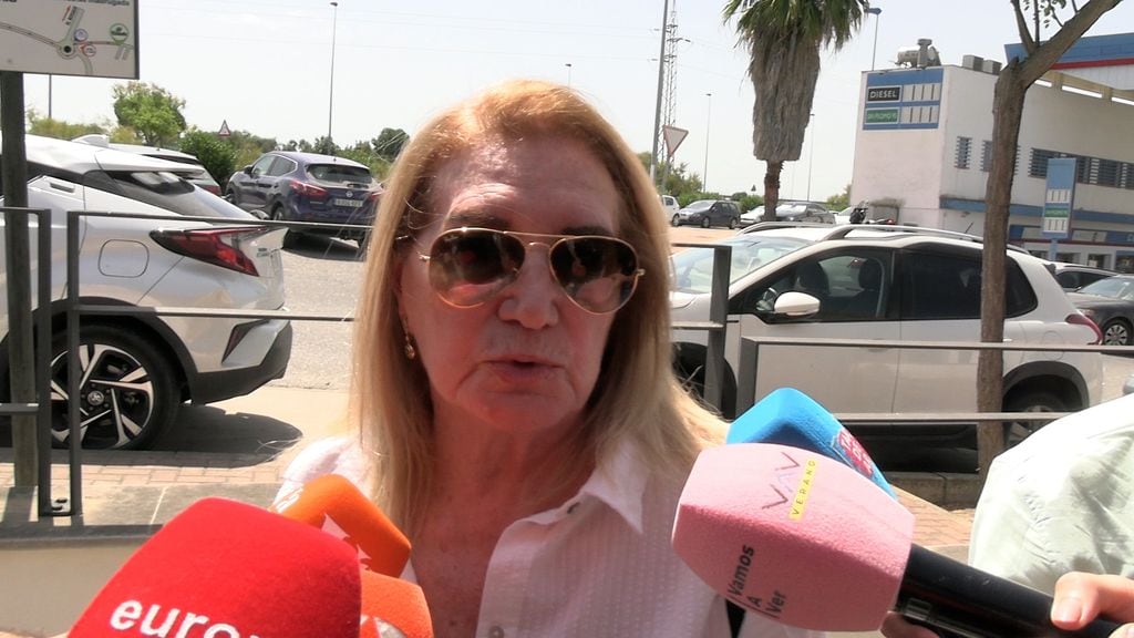Gloria Mohedano en el tanatorio de Michu en Arcos de la Frontera. 9 de julio de 2025