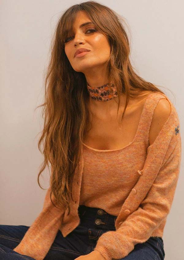 Sara Carbonero con vaqueros campana de Slowlove