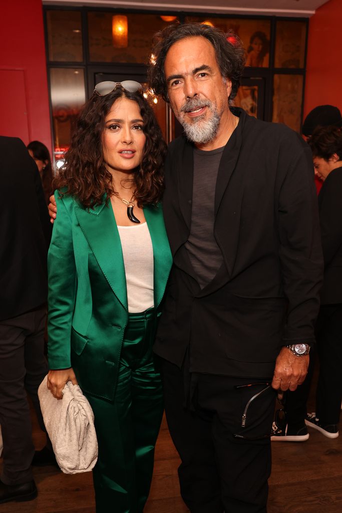 Salma Hayek y Alejandro González Iñárritu en una proyección especial de 'Bardo, False Chronicle of a Handful of Truths' en Londres, en 2022.