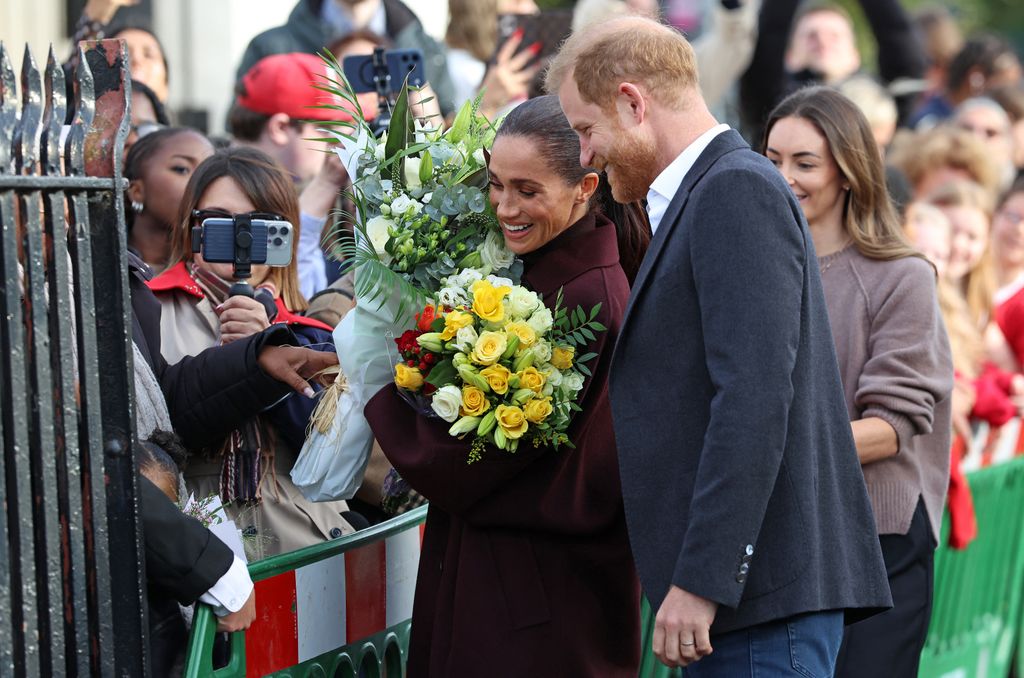 Meghan Markle y el príncipe Harry a su llegada a un estudio de grabación comunitario en Nottingham, este 15 de octubre.