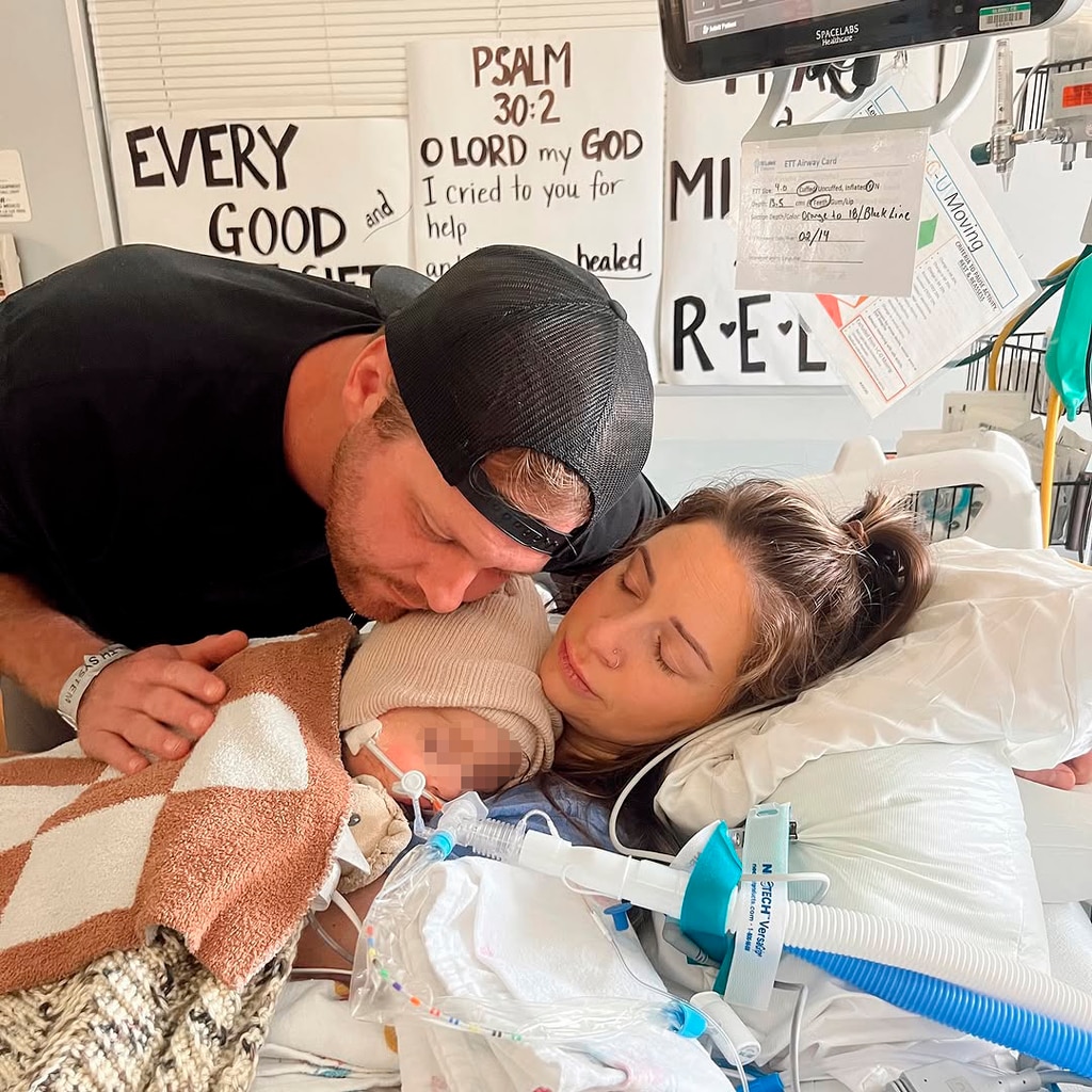 Muere el bebé de la influencer Lindsay M Dewey tras caerle un espejo encima: tenía tan solo 22 meses de vida