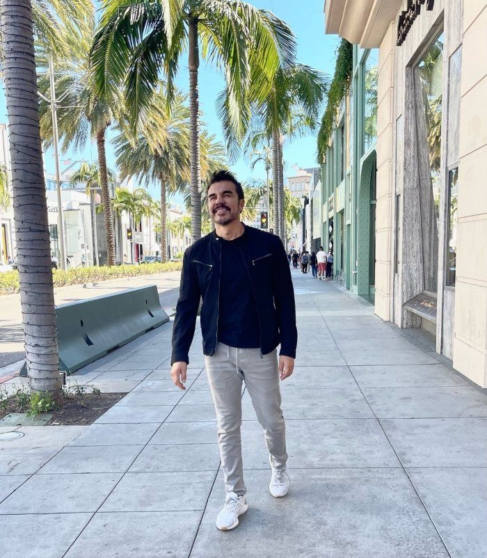 Adrián Uribe