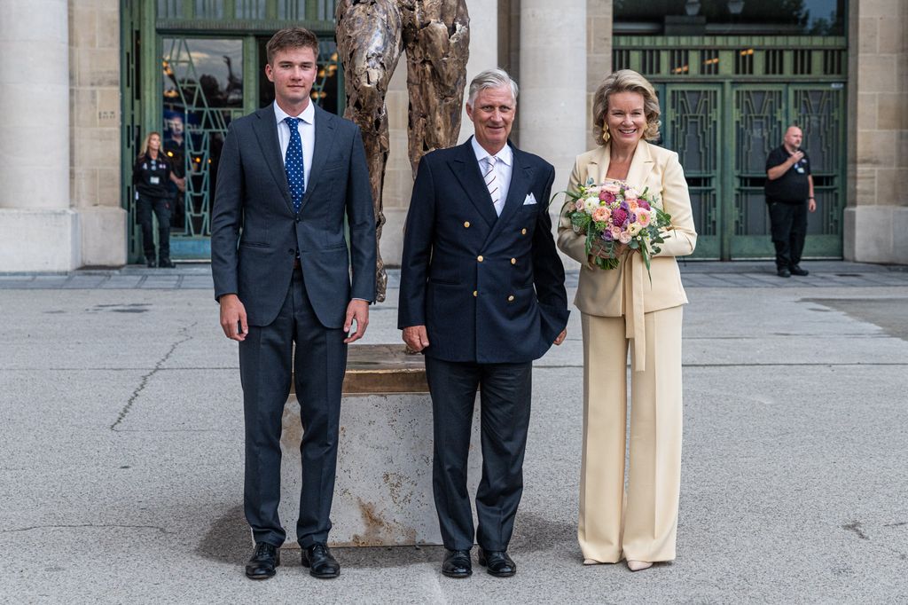 El príncipe Gabriel, el rey Felipe y la reina Matilde de Bélgica, durante la 50.ª edición del evento de atletismo Memorial Van Damme en Bruselas