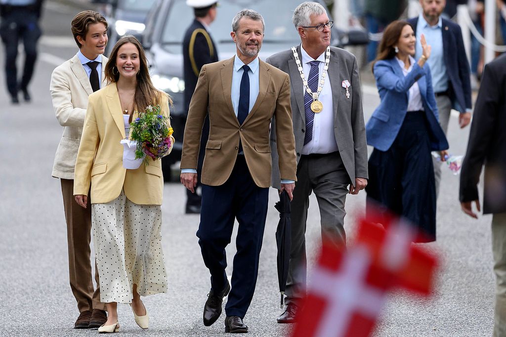 Mary de Dinamarca y su hija Josephine con looks coordinados