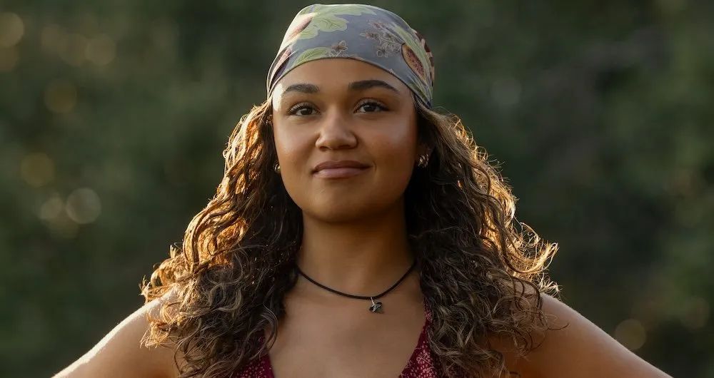 Kiara quiere conseguir la Corona Azul por la leyenda que habla e que puede traer de vuelta a los muertos