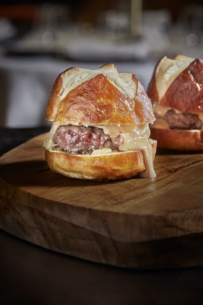 La burger que le dio sentido a todo, propuesta de Leña Barcelona