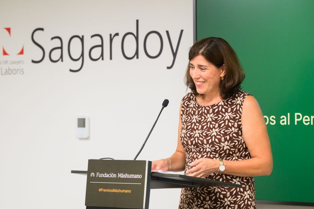 Beatriz Sánchez Guitián, directora general de Fundación Máshumano, durante el discurso de inauguración
