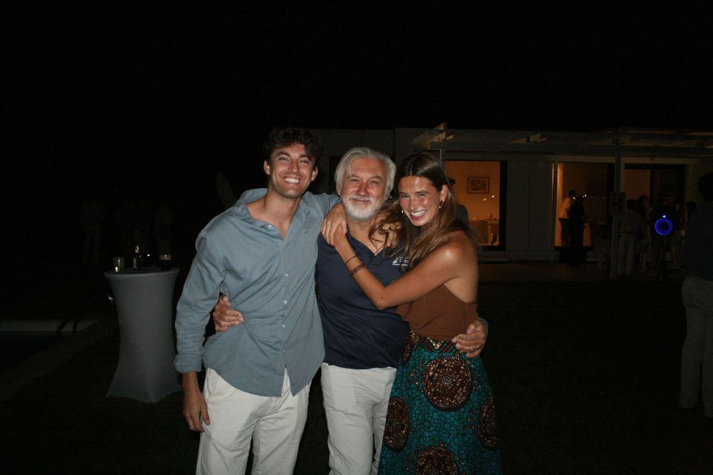 Maaike, organizadora del evento, junto a su padre, miembro de África Directo