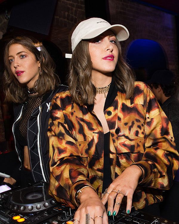 Simi Khadra y su hermana gemela 