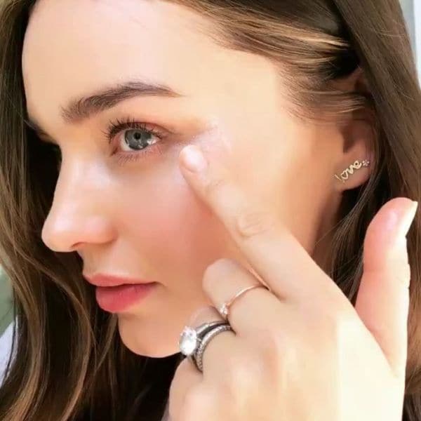 Miranda Kerr con maquillaje natural
