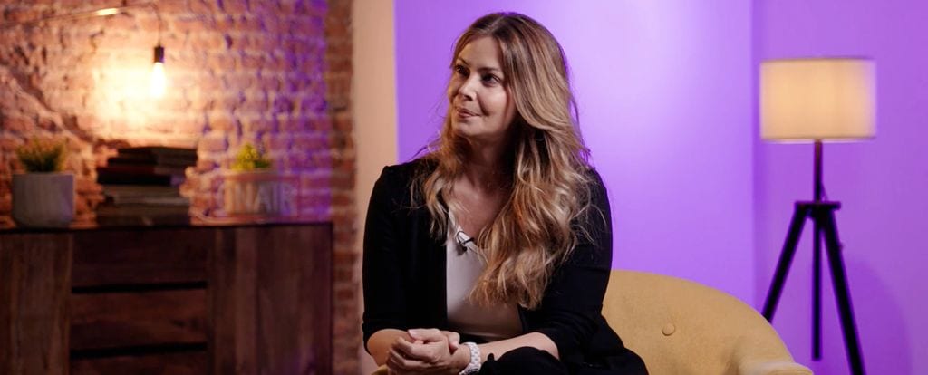 Sofía Mazagatos se emociona durante su entrevista