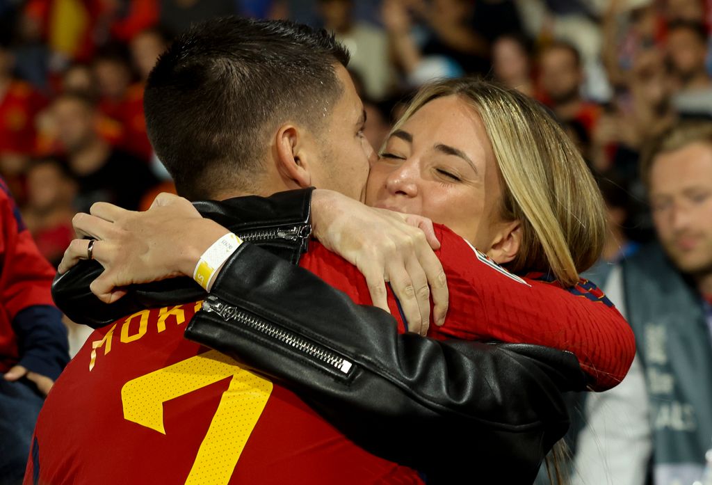 Alice y Álvaro se funden en un abrazo tras un partido