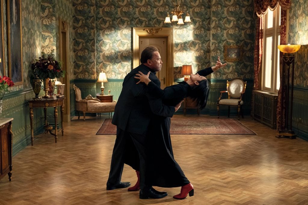 Carrie-Anne Moss y Arnold Schwarzenegger se conocieron ensayando esta escena de baile