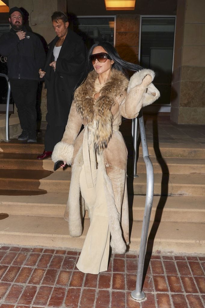 Kim lució uno de los abrigos más codiciados de la temporada. 