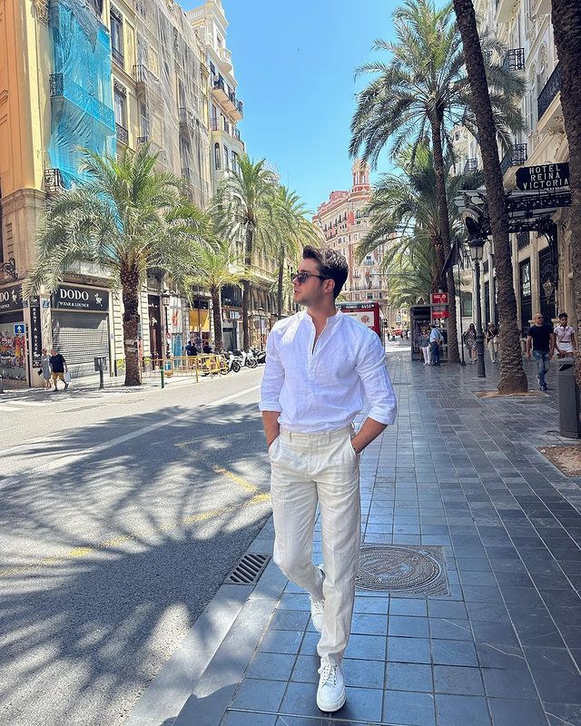 Onur Seyit Yarat ('Hermanos') de vacaciones en Valencia
