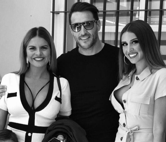 Marina con sus padres 