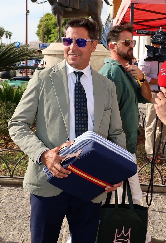 Francisco Rivera entrando en la plaza de toros de la Maestranza.