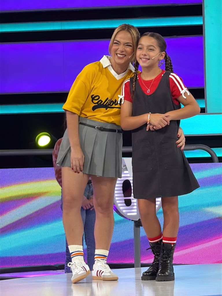 Adamari López y su hija Alaïa comparten en el programa '¿Quién Caerá? Kids.