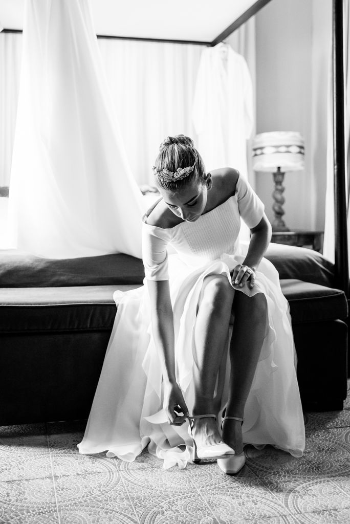 Novia con vestido de novia de Navascués