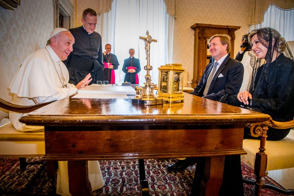 Los reyes Guillermo y Máxima durante una audiencia con el Papa Francisco en 2017