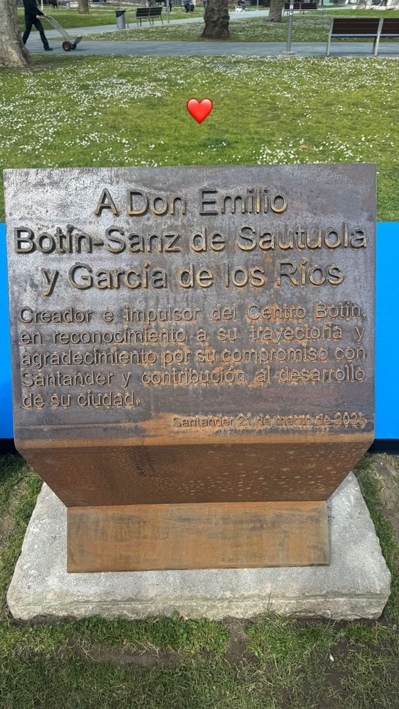 Santander inaugura una plaza en honor a Emilio Botín en los Jardines de Pereda