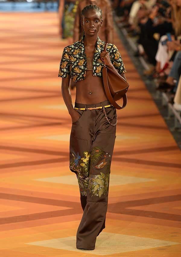 Desfile Etro P/V 2023
