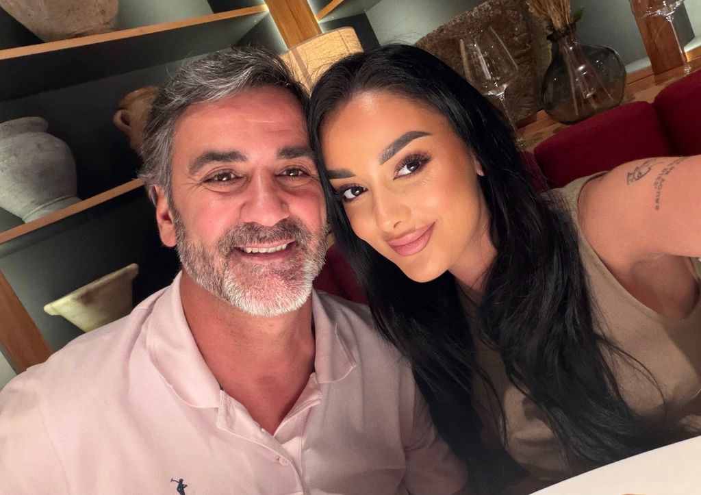 Julia Janeiro, con su padre