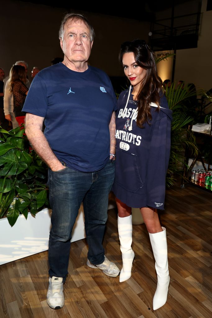 Bill Belichick y Jordon Hudson