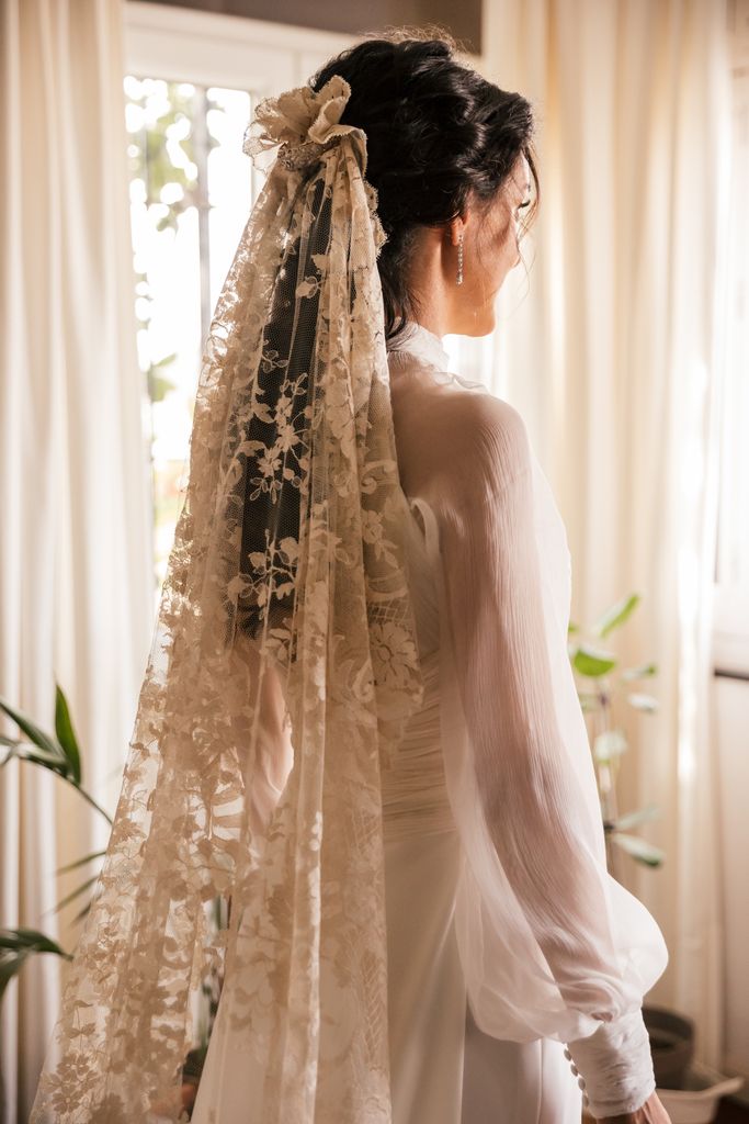 Novias con mantilla andaluzas