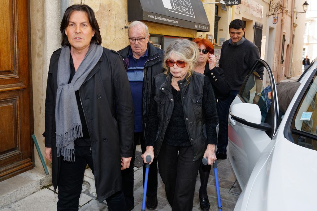 Brigitte Bardot en el funeral de Gerard Montel en Saint-Tropez