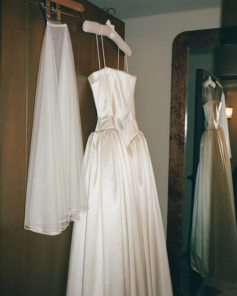 El vestido de Alex Cooper diseñado por Danielle Frankel.