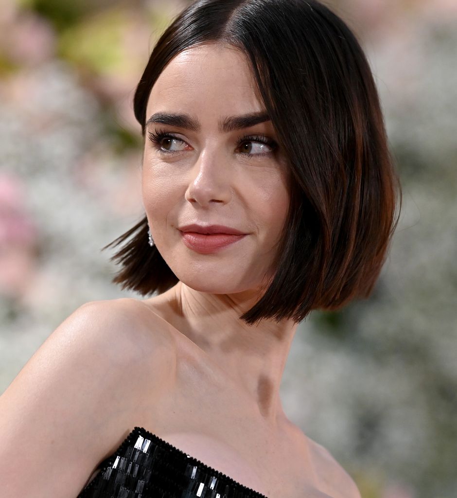 Lily Collins en el estreno de Emily in paris