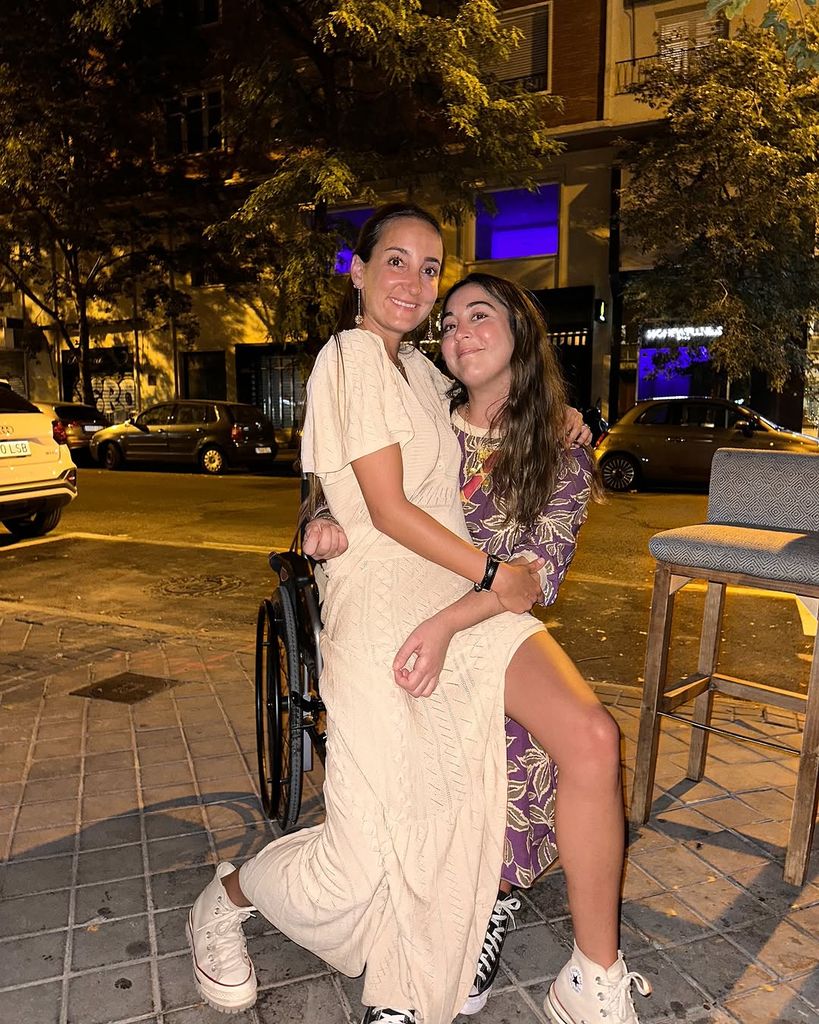 Lucía junto a su inseparable amiga Belén Domínguez