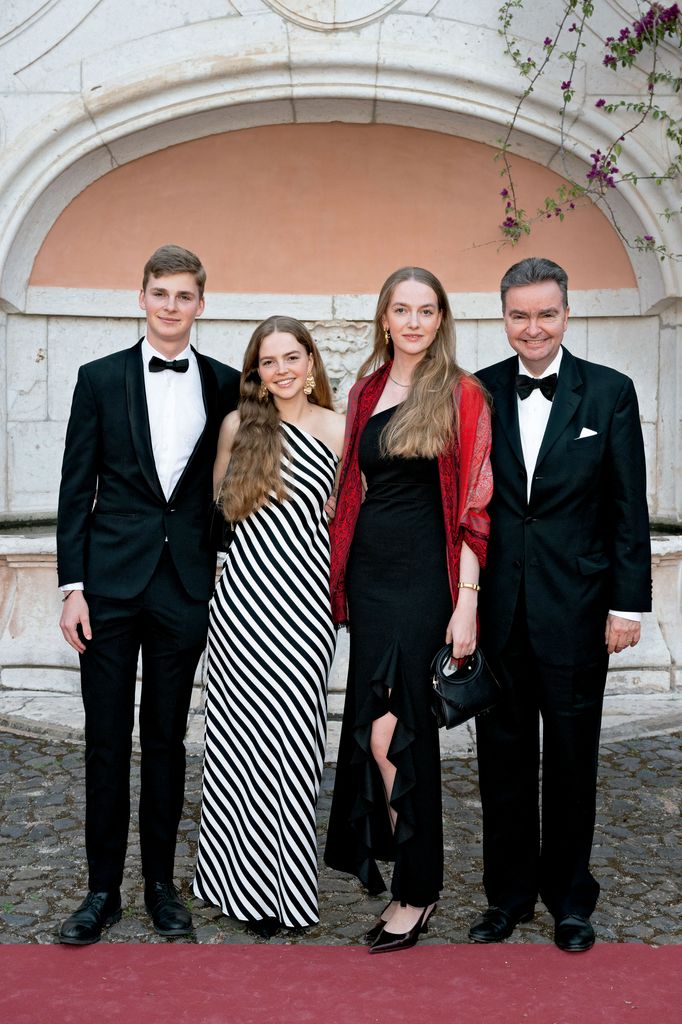 Jorge de Hasburgo Lorena, Carlos Constantino de Habsburgo-Lorena, Sofía de Habsurgo-Lorena e Ildiko de Habsburgo-Lorena 