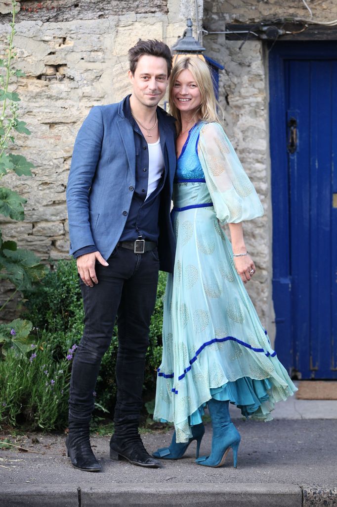 Look de preboda de Kate Moss