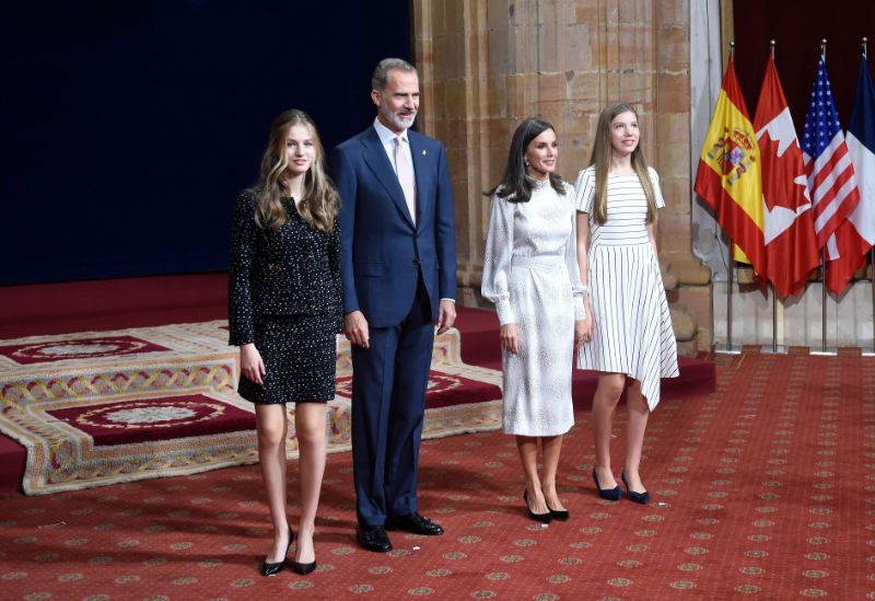 Los Reyes y sus hijas 