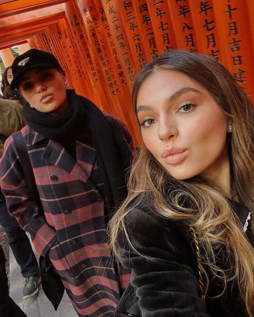 Sofía Castro y su mamá, Angélica Rivera, por Japón