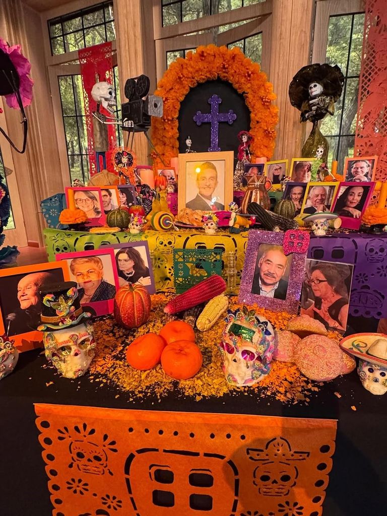 Daniel se convirtió en el protagonista de la ofrenda de Día de Muertos del programa en el que trabajó 28 años.