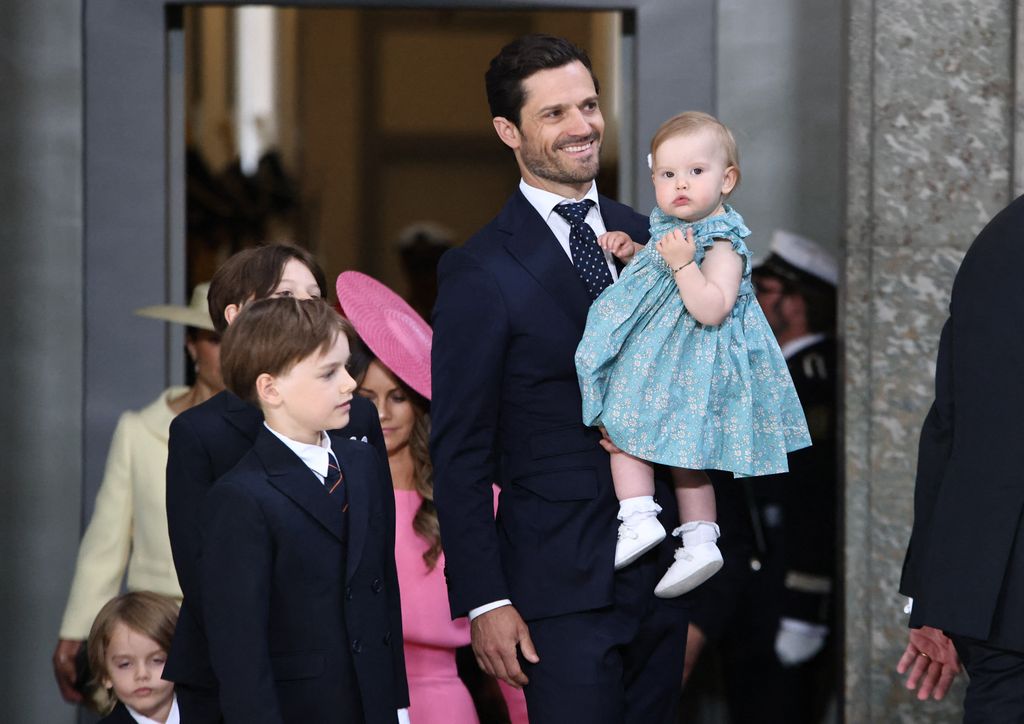 El príncipe Carlos Felipe junto a sus hijos, la princesa Inés, el príncipe Gabriel y el príncipe Julián