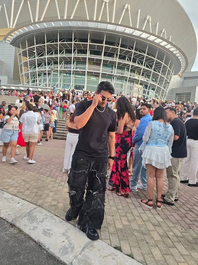 Vadhir disfrutó del concierto de Bad Bunny en el Coliseo de Puerto Rico