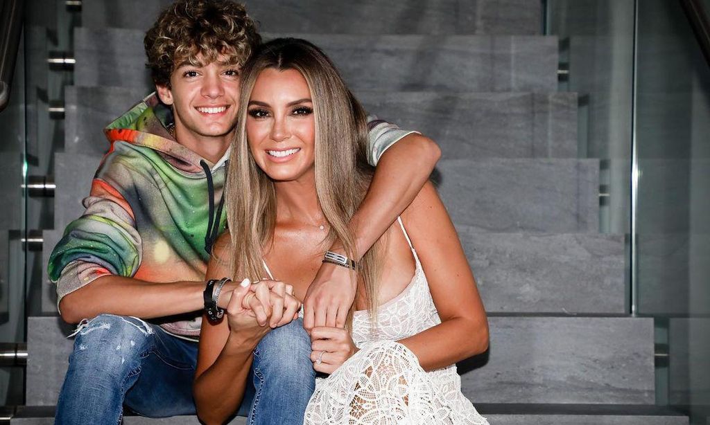 Elizabeth Gutiérrez y su hijo