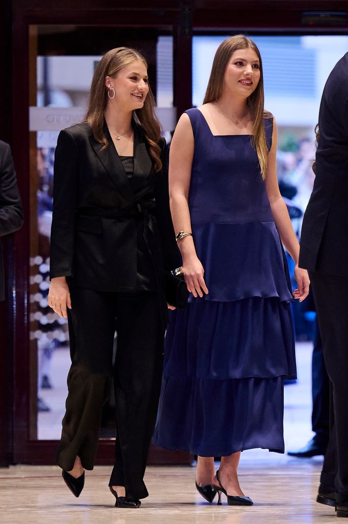 La princesa Leonor y la infanta Sofía en el concierto celebrado ayer en Oviedo
