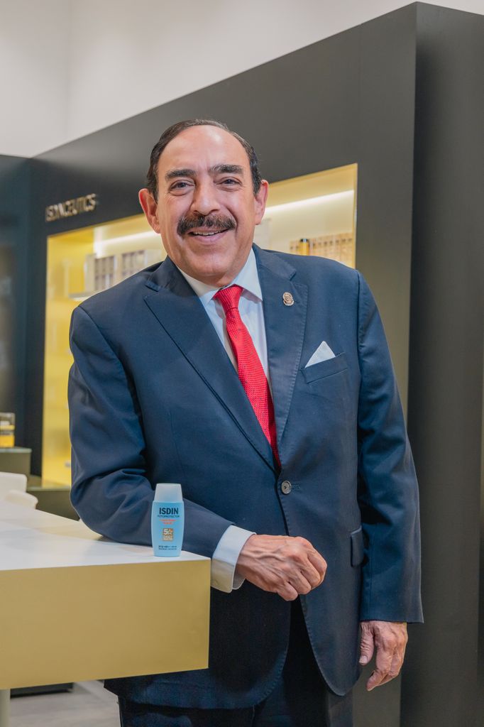 Dr. Jorge Ocampo Candiani, Dermatólogo y presidente del Congreso Mundial de Dermatología.
