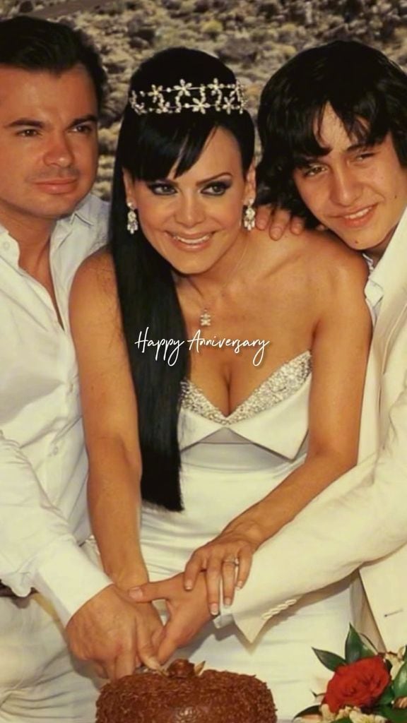 En la boda, Julián Figueroa, hijo de Maribel Guardia, celebró junto a la pareja