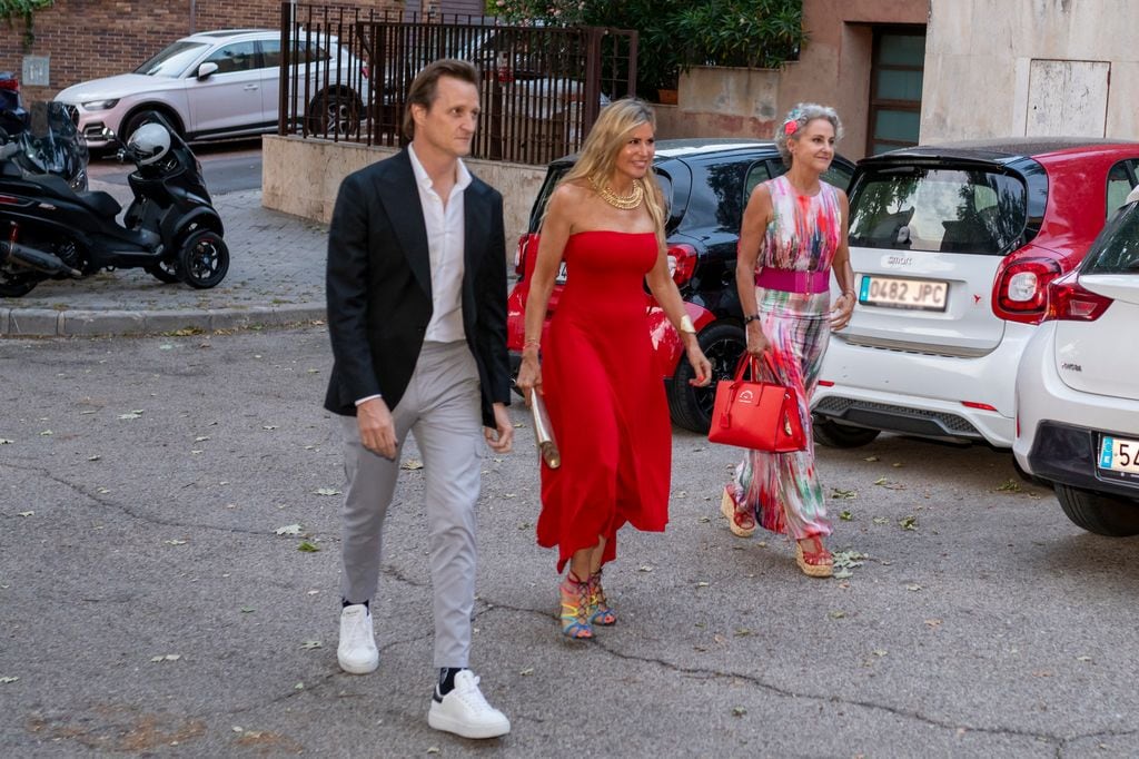 Patricia Cerezo, Kiko Gámez y Carla Royo Villanova