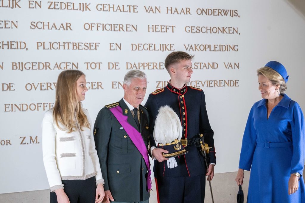 El príncipe Gabriel hace su juramento en la Real Academia Militar de Bruselas (Bélgica) acompañado de los reyes Felipe y Matilde y la princesa Eleonore