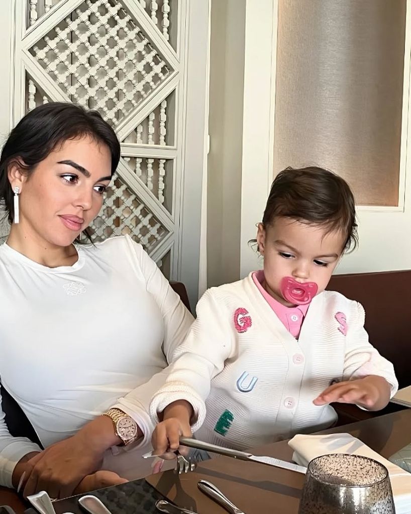 Georgina Rodríguez comparte un tierno momento con su hija Bella Esmeralda