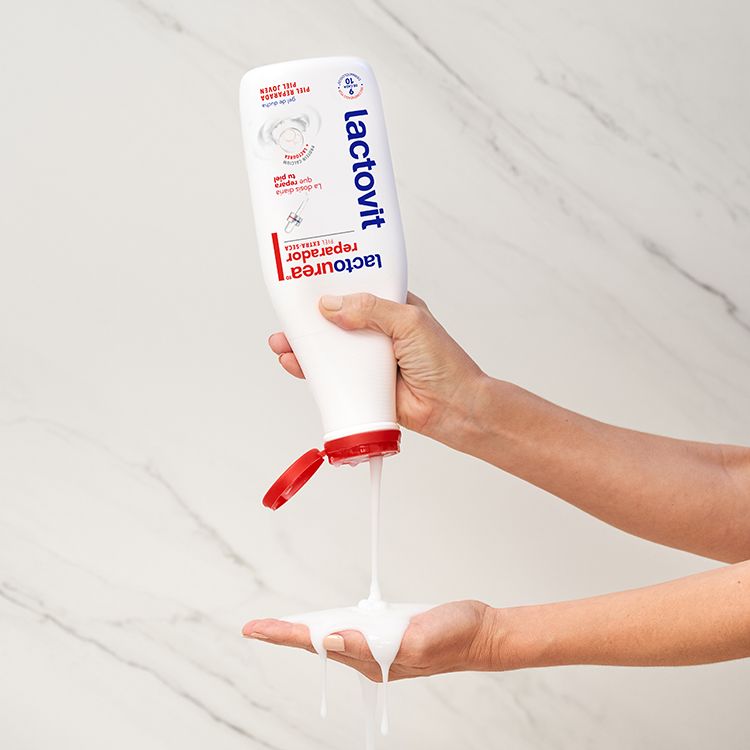 Gel de ducha y crema corporal Lactovit para pieles secas